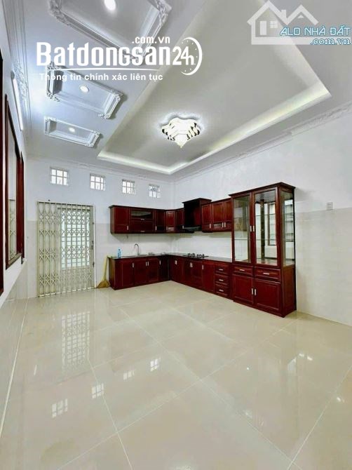 Bán nhà 1 trệt 2 lầu KDC Hưng Phú giá 5 tỷ 500 triệu