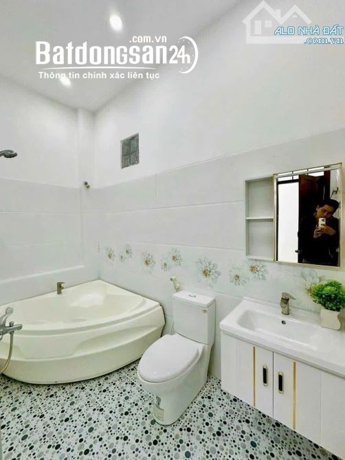 Bán nhà 1 trệt 2 lầu KDC Hưng Phú giá 5 tỷ 500 triệu