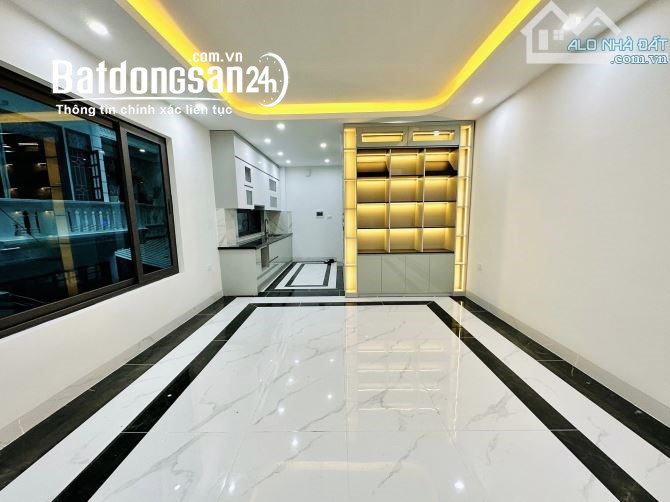 Cần bán nhà mới Phố Đoàn Thị Điểm 2 mặt tiền hơn 7 tỷ 36m2, 6T thang máy hiếm Đống Đa