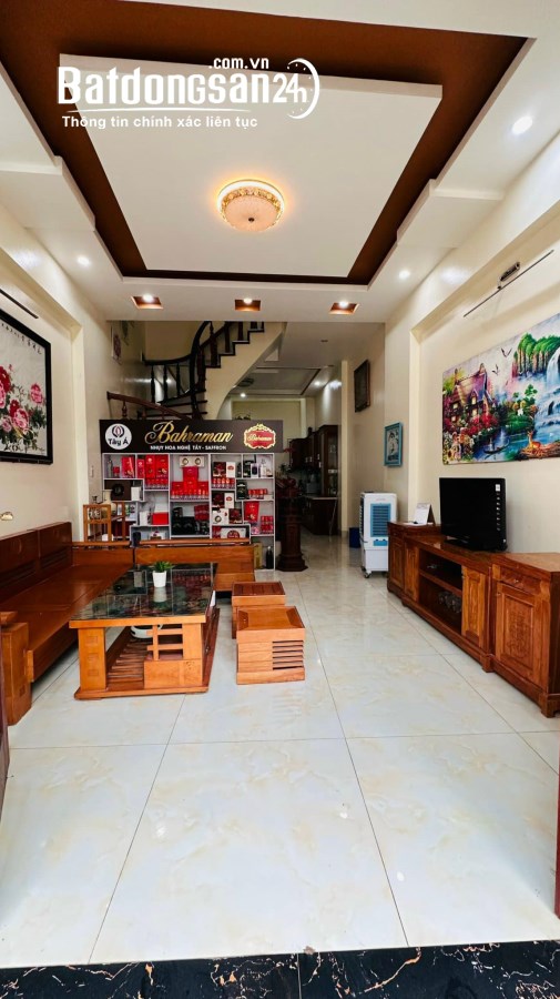 Bán nhà 3 tầng ngõ phố Quang Trung, TP HD, 55.4m2, mt 4.13m, hướng tây nam, ngõ ô tô