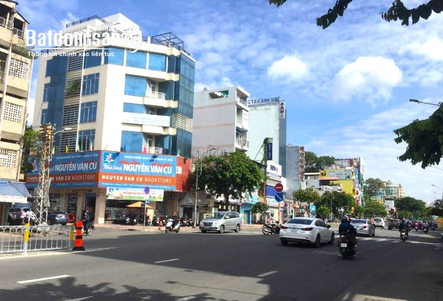 BÁN NHÀ Q1 TÒA NHÀ MẶT TIỀN 8 TẦNG NGANG 7M, THANG MÁY CHO THUÊ 250TR/TH