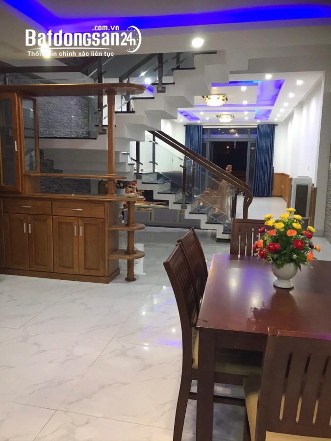 CẦN BÁN GẤP NHÀ MẶT PHỐ ĐOÀN KHUÊ NGŨ HANH SƠN ĐÀ NẴNG.