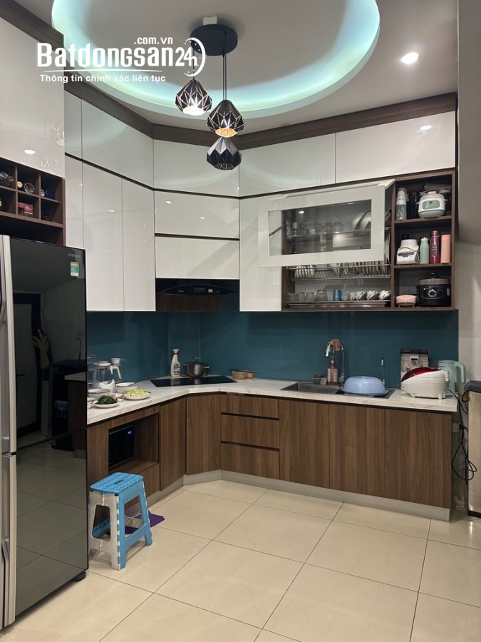 Bán nhà phố Hạ Yên-Trần Kim Xuyến, Cầu Giấy, Lô góc, 20m ra phố, Nội thất xịn, 50m2