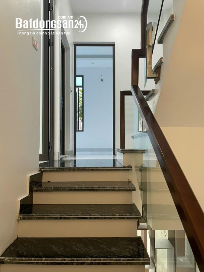 Bán nhà ngõ phố Vũ Hựu, ph Thanh Bình, TP HD, 45m2, 3 tầng, mt 5m, thiết kế hiện đại,