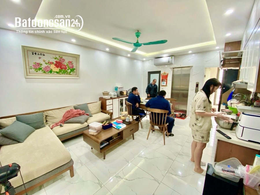 Nhà mặt phố đẹp VIP - Hoàng Hoa Thám , Tây Hồ - 14,9 tỷ