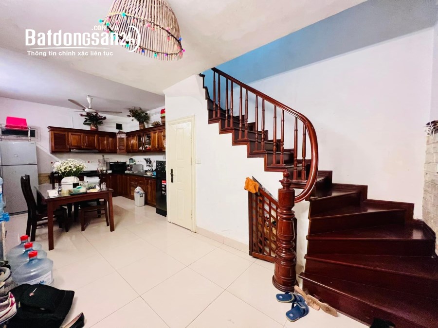 NHÀ ĐẸP ĐÓN TẾT - TRUNG TÂM BA ĐÌNH - NHÀ ĐẸP Ở NGAY - 63M2 - CÓ SÂN CỔNG