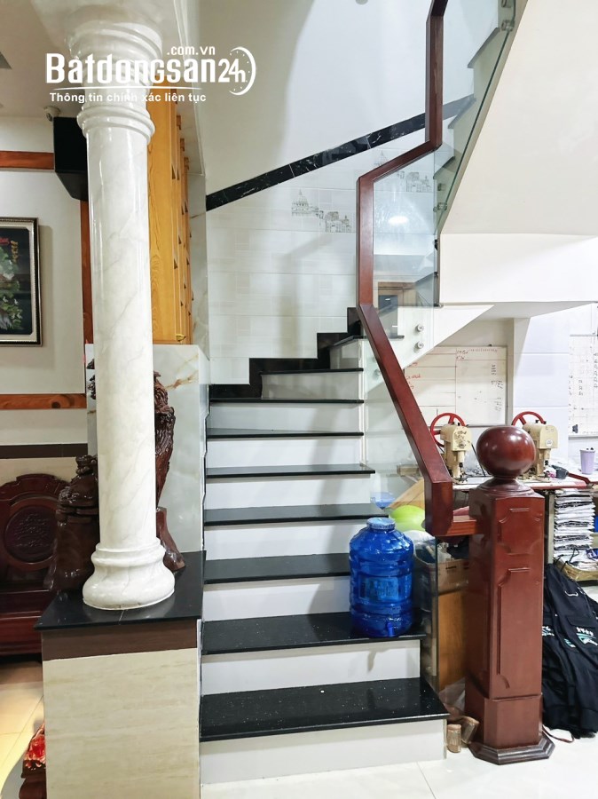 Bán nhà Lê Thiệt,Phú Thọ Hòa,Tân Phú,NHÀ ĐẸP Ở NGAY,70m2,ngang 5m,5 tầng,GIÁ ĐẸP