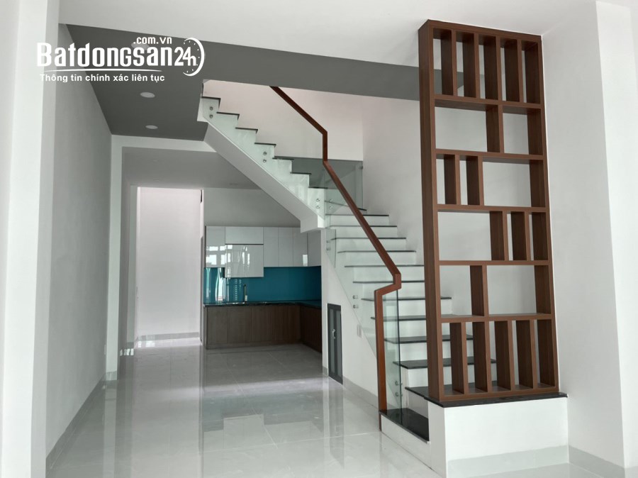 Cho thuê nhà hẻm xe hơi 2 lầu đường Vườn Lài , P An Phú Đông Q12