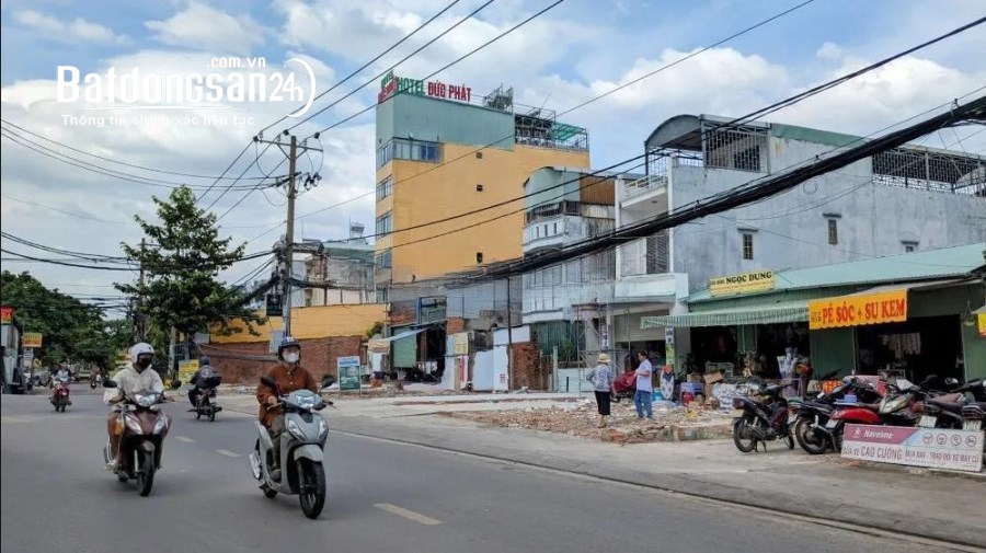 Bán mặt tiền 311 Dương Quảng Hàm, DT 12x16m. giá 30 tỷ