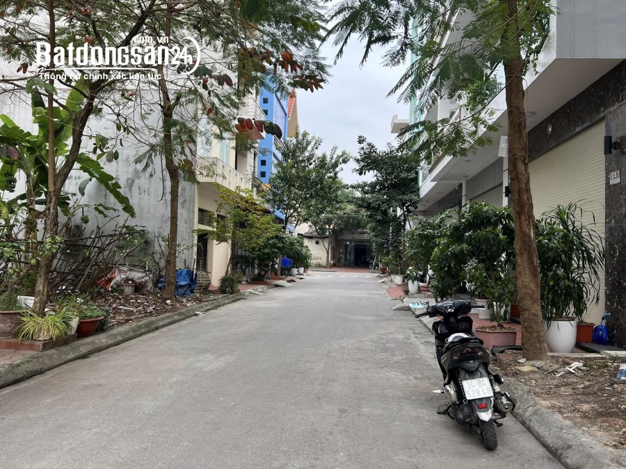Bán đất KĐT Vạn Phúc, phường Thanh Bình, TP HD, 75m2, mt 5m, cách 1 nhà ra mặt đường 
