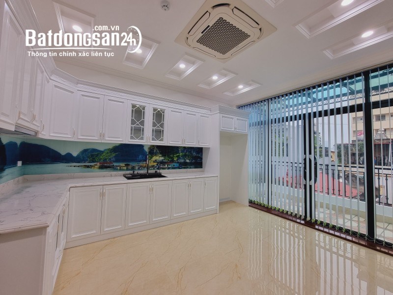 Bán nhà mặt phố Phố Trần Quốc Hoàn, Phường Dịch Vọng Hậu, Quận Cầu Giấy