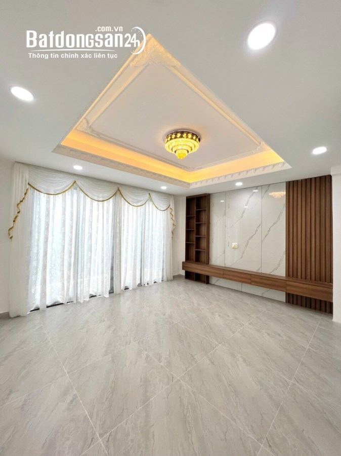 Bán nhà đường D1 Khu Him Lam, Quận 7 dt 5x20m, hầm, 3,5 lầu