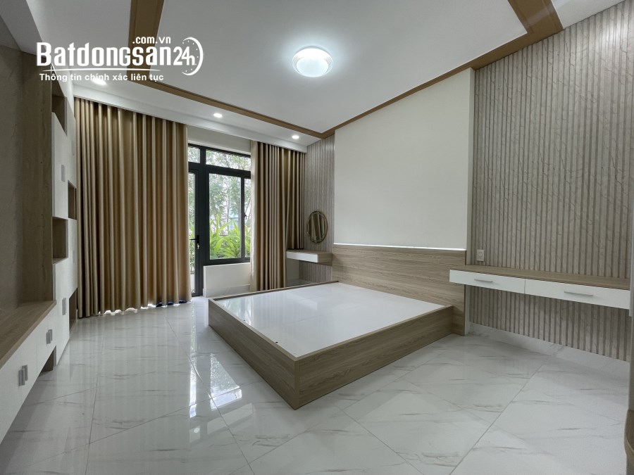 Bán nhà đường Cao Thị Chính 4x23m,3 tầng mới đẹp, giá 12,9 tỷ