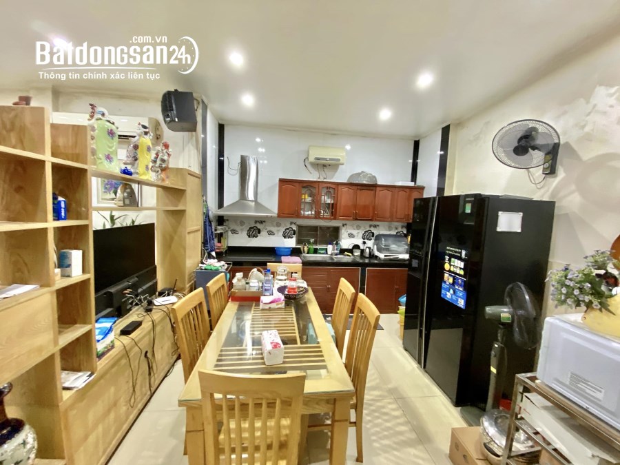  Bán nhà Cầu Bươu, hàng xóm Xa La, ô tô vào nhà, 35m2, 5.5 tỷ