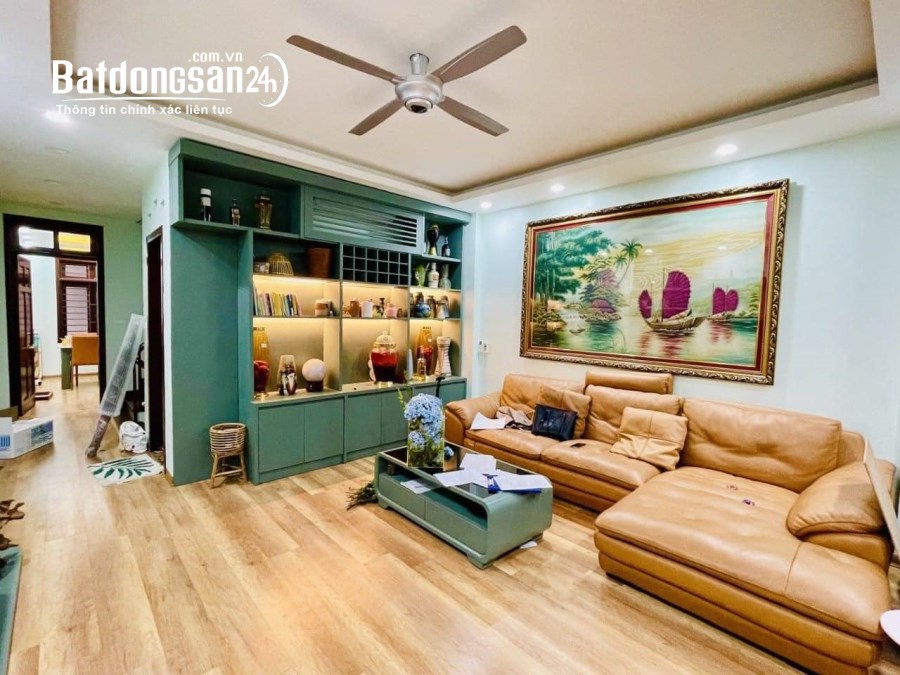 Bán nhà Trần Đăng Ninh, vỉa hè rộng ô tô tránh, nội thất đẹp, 50m2, 12 tỷ