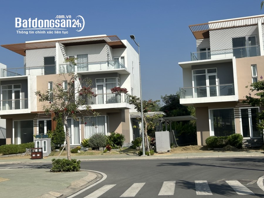Biệt thự 480m2 Dragon Village Quận 9 ôm trọn hồ sinh thái 7,8 hecta chỉ 56 triệu/m2.