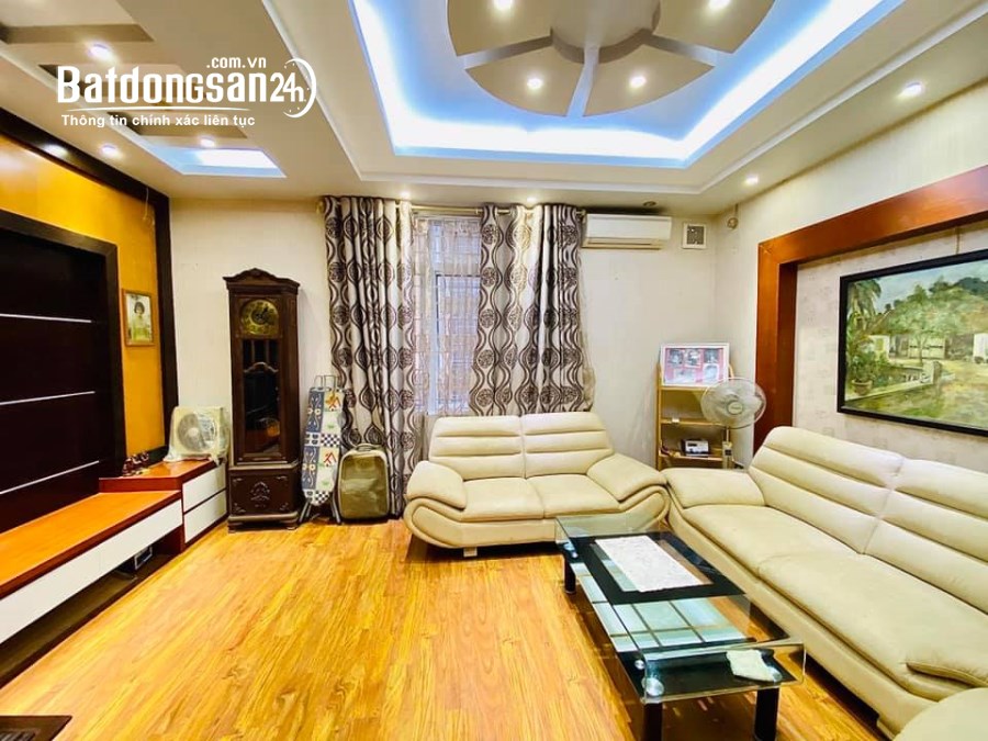 Chung cư Nguyễn Chí Thanh , Đống Đa, 107m, 3 ngủ, sổ đỏ, dưới 5 tỷ