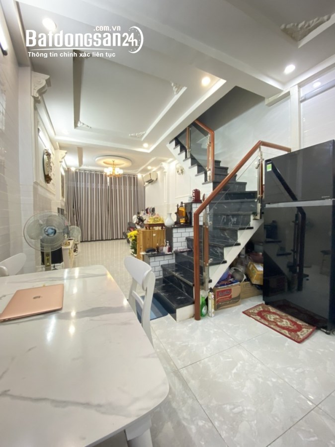 Bán nhà gần Hồng Bàng, Quận 11, 40m2, full nội thất, cực ngon, chỉ 4.2 tỷ