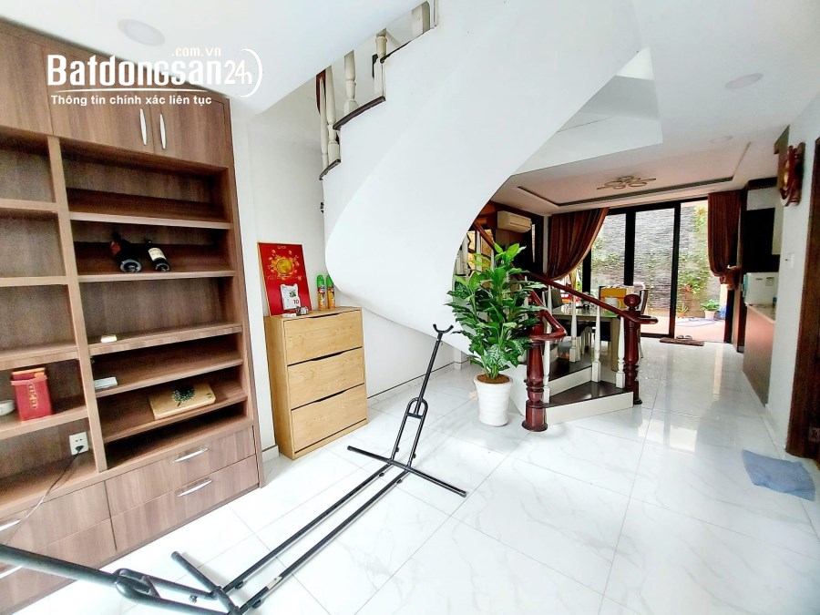 Gấp bán biệt thự lô góc ngang 8m,102m2, 5 tầng,gần Nguyễn Sơn,Quận Tân Phú,14.5 TỶ