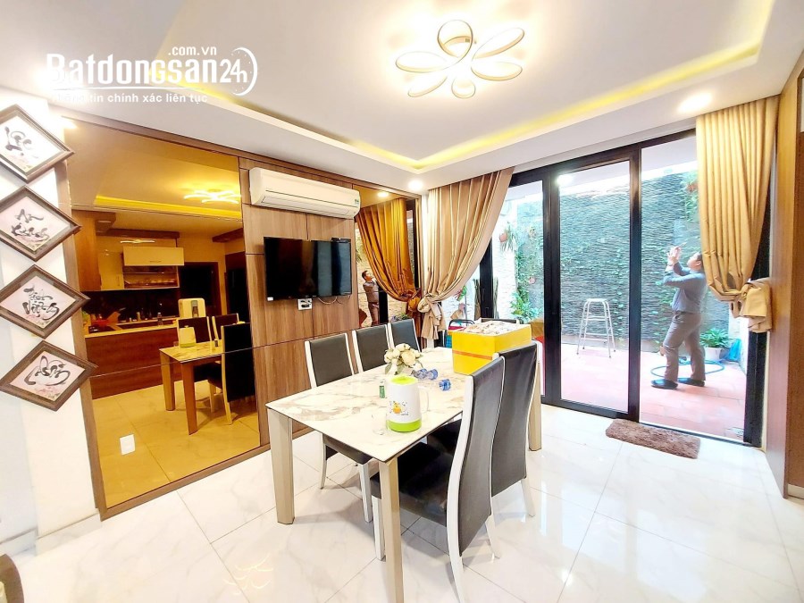 Gấp bán biệt thự lô góc ngang 8m,102m2, 5 tầng,gần Nguyễn Sơn,Quận Tân Phú,14.5 TỶ