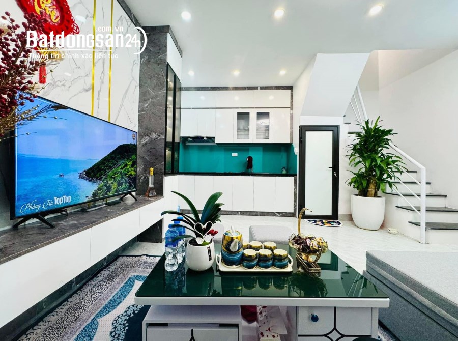 Bán nhà ngõ Hoàng Văn Thái, Thanh Xuân 48m2 giá 4.75 tỷ, 5 tầng, 4PN, MT 4m