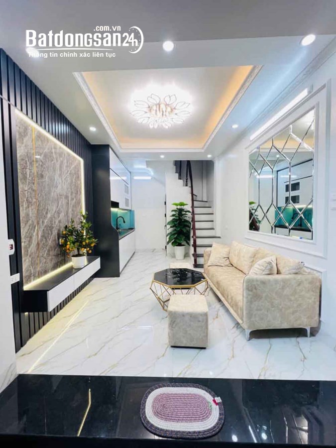 Bán nhà ngõ Giảng Võ, Ba Đình 42m2 giá 4.15 tỷ, 5 tầng, 4PN, MT 3m