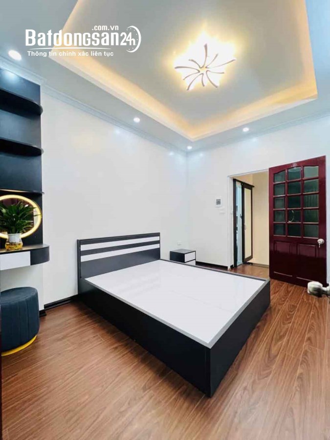 Bán nhà ngõ Giảng Võ, Ba Đình 42m2 giá 4.15 tỷ, 5 tầng, 4PN, MT 3m
