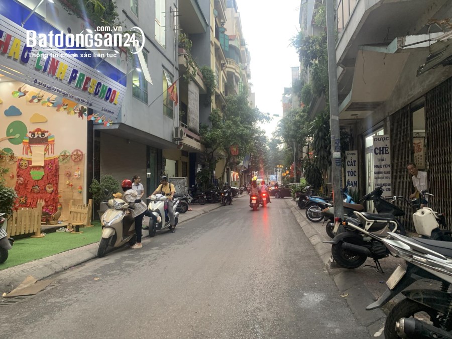 bán mảnh đất Ngọc Lâm, 241m, lô góc, vỉa hè, ôtô tránh, dừng đỗ ngày