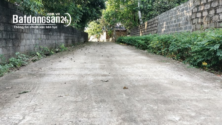 BÁN GẤP LÔ ĐẤT BÁM SUỐI SẴN KHUÔN VIÊN DT 2153m2 (400m2 ONT) NẰM TRONG QUẦN THỂ NGHỈ 