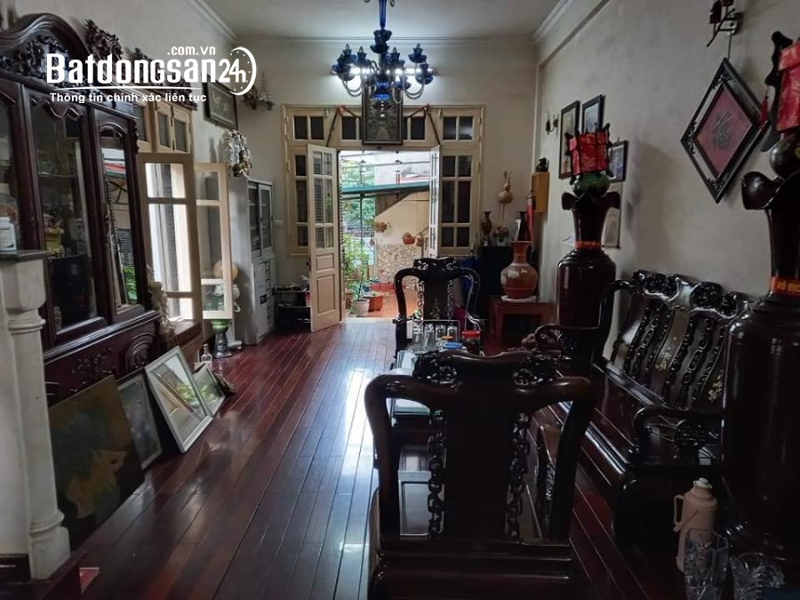 Bán nhà Nguyễn Thái Học, ngõ ô tô tránh, ba bước ra hồ, 60m2, 9.6 tỷ