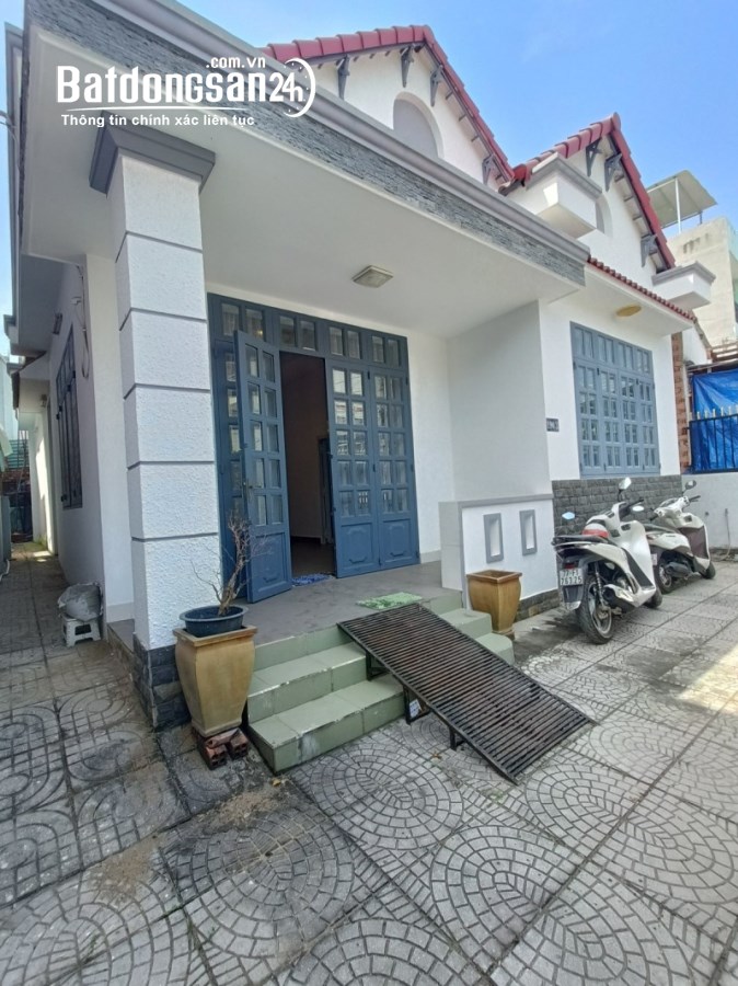 TIN THẬT:Nhà 10x20,hẻm xe tải,đường Võ Văn Hát,Long Trường,Thủ Đức