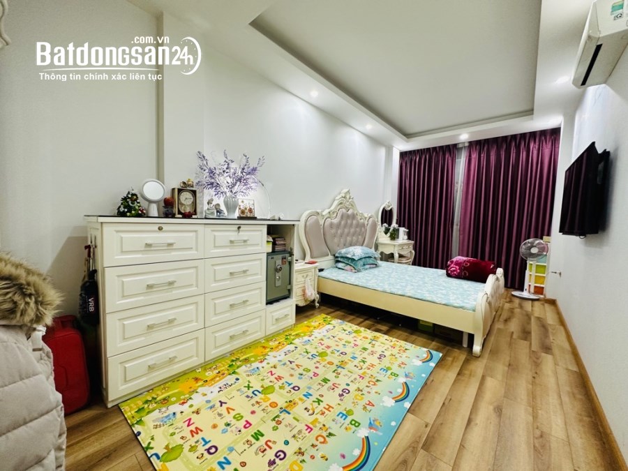 Siêu phẩm Phố Nguyễn Đình Thi hơn 11 tỷ 45m2, 6T thang máy tặng full đồ view Hồ Tây