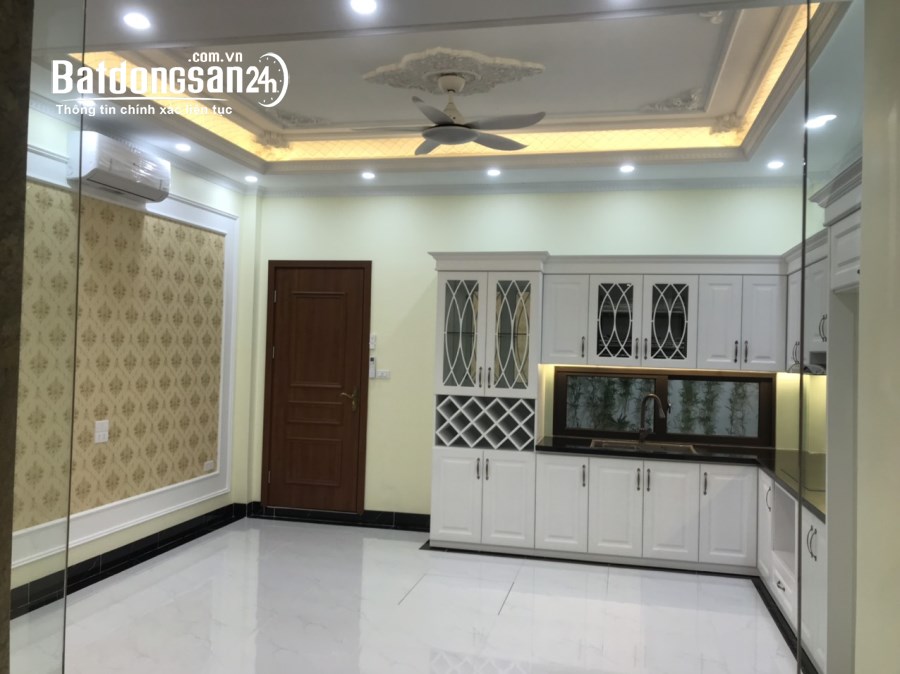CHÍNH CHỦ BÁN CĂN NHÀ 5 TẦNG THẠCH BÀN - LB GARA 2 Ô TÔ - FULL NỘI THẤT - THANG MÁY H