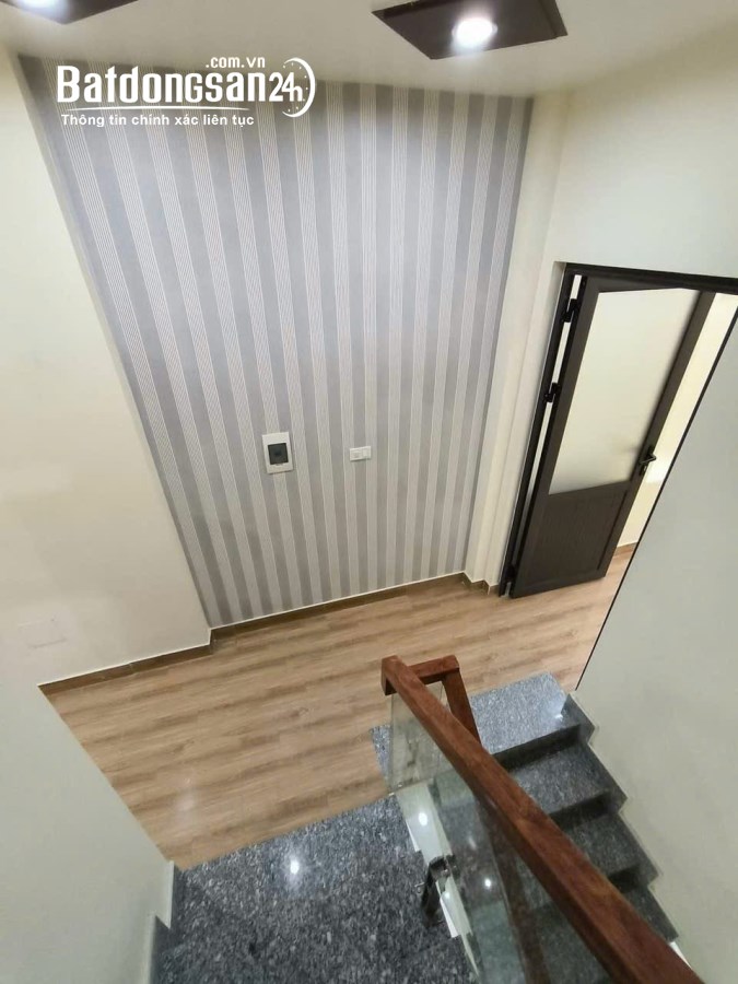 Bán nhà trong ngõ Ngô Gia Tự, giá rẻ. LH: 0976.244.376