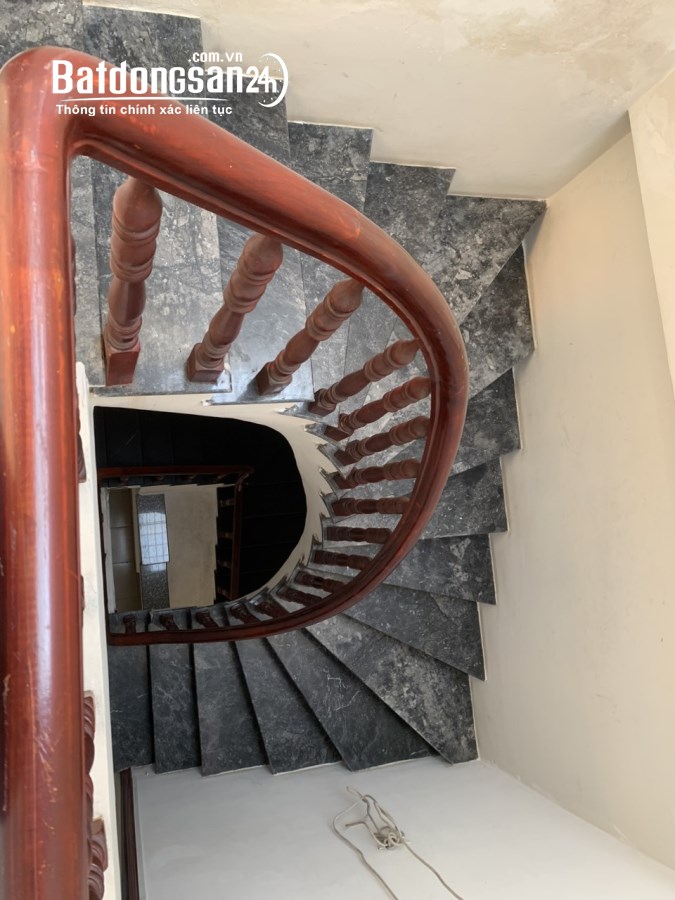 Cho thuê nhà HXT 3 tầng,mới sạch ở và KD đường Huỳnh Văn Bánh giá 18tr