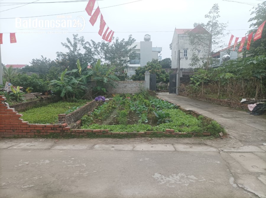 Bán đất xóm Ngõ, Khê Nữ, Nguyên Khê. Ô tô DT 70m², MT 4.5m. Giá 2.4 tỷ.