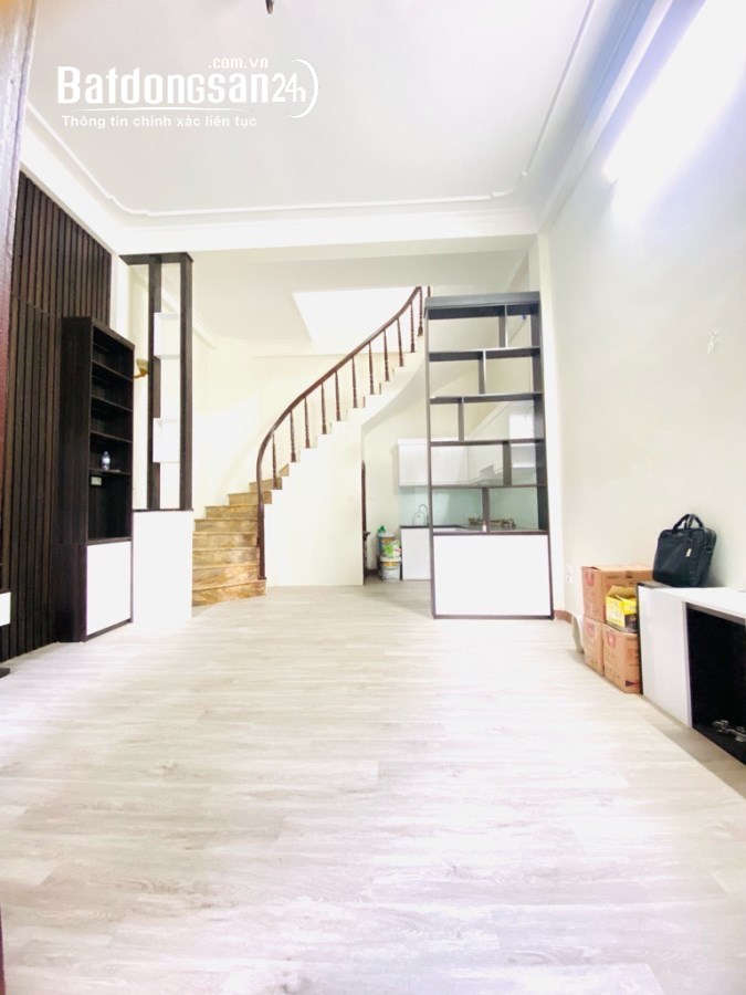 Tôi bán căn nhà Phố Đại La, 3 Phòng ngủ, Sát Phố, Trung Tâm Quận Hai Bà TRưng