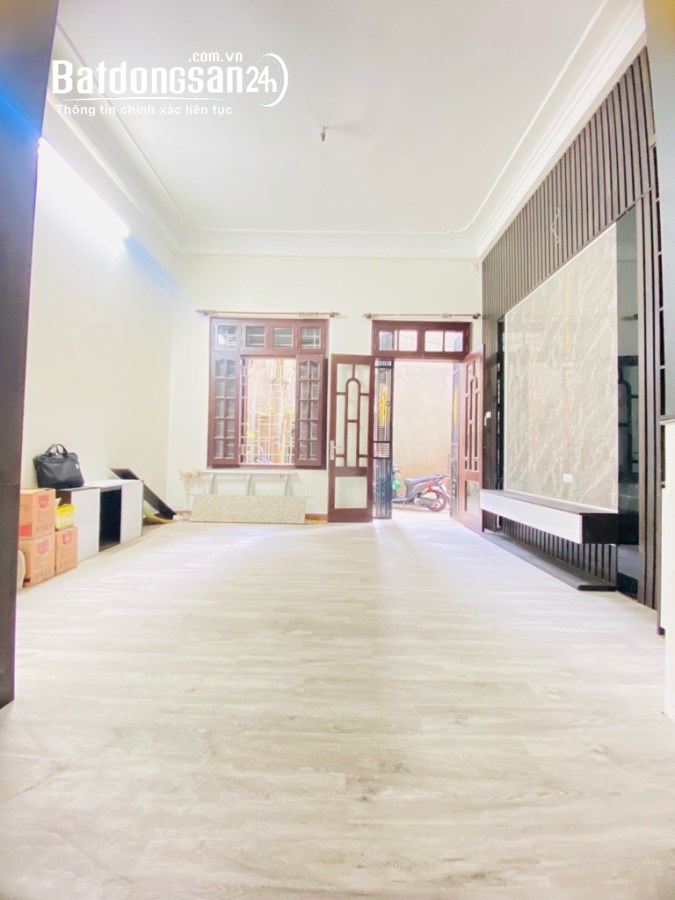 Tôi bán căn nhà Phố Đại La, 3 Phòng ngủ, Sát Phố, Trung Tâm Quận Hai Bà TRưng