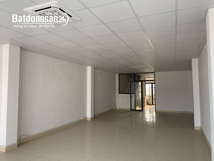 Bán nhà mặt phố Phạm Văn Đồng, 210m2 x 8 tầng, đoạn đẹp nhất, thang máy, giá 48 tỉ.