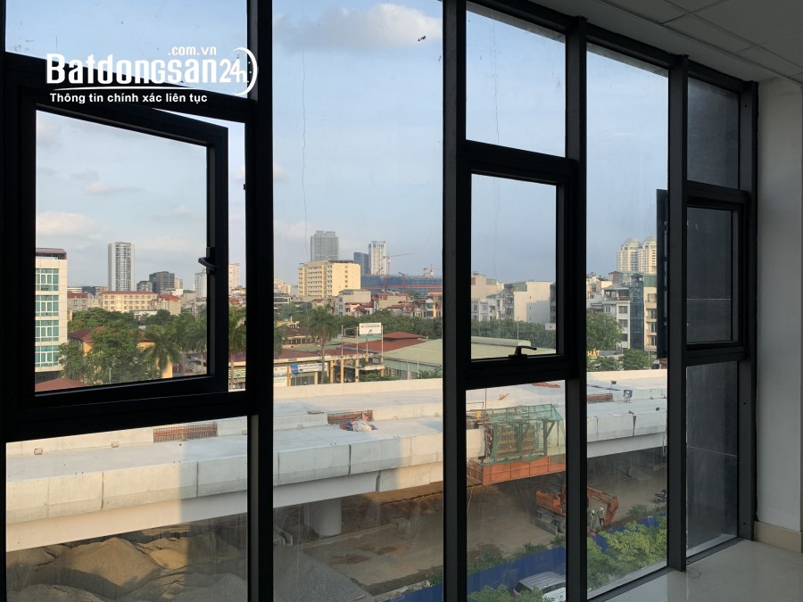 Bán nhà mặt phố Phạm Văn Đồng, 210m2 x 8 tầng, đoạn đẹp nhất, thang máy, giá 48 tỉ.