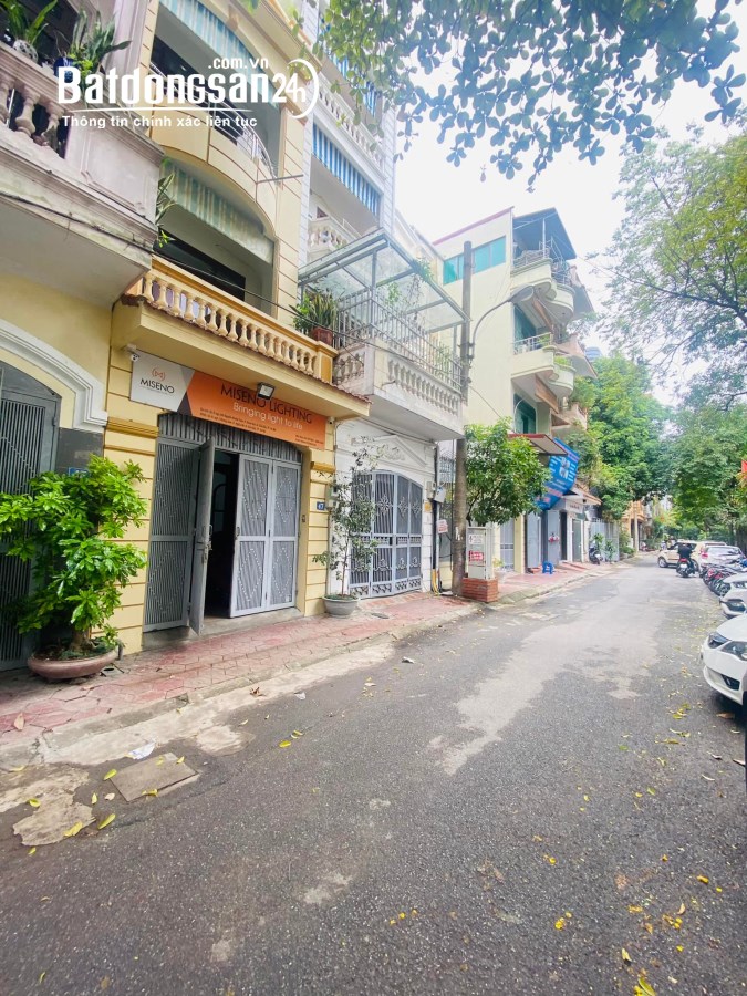 Bán nhà KĐT Văn Khê, vỉa hè ô tô tránh, kinh doanh, 50m2, 9.8 tỷ