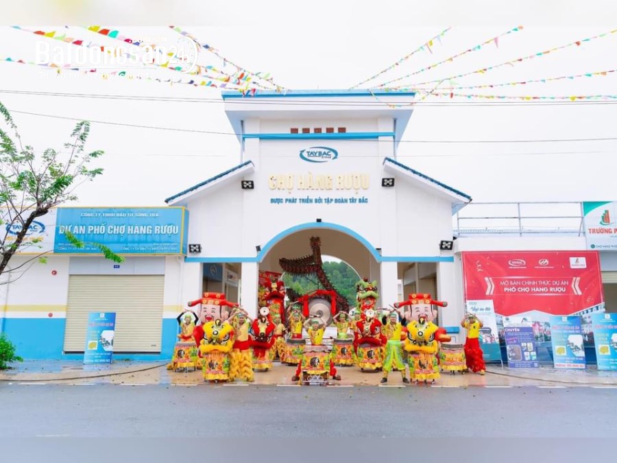 Bán 1 cặp duy nhất mặt tiền quảng trường tại Phố Chợ Hàng Rượu
