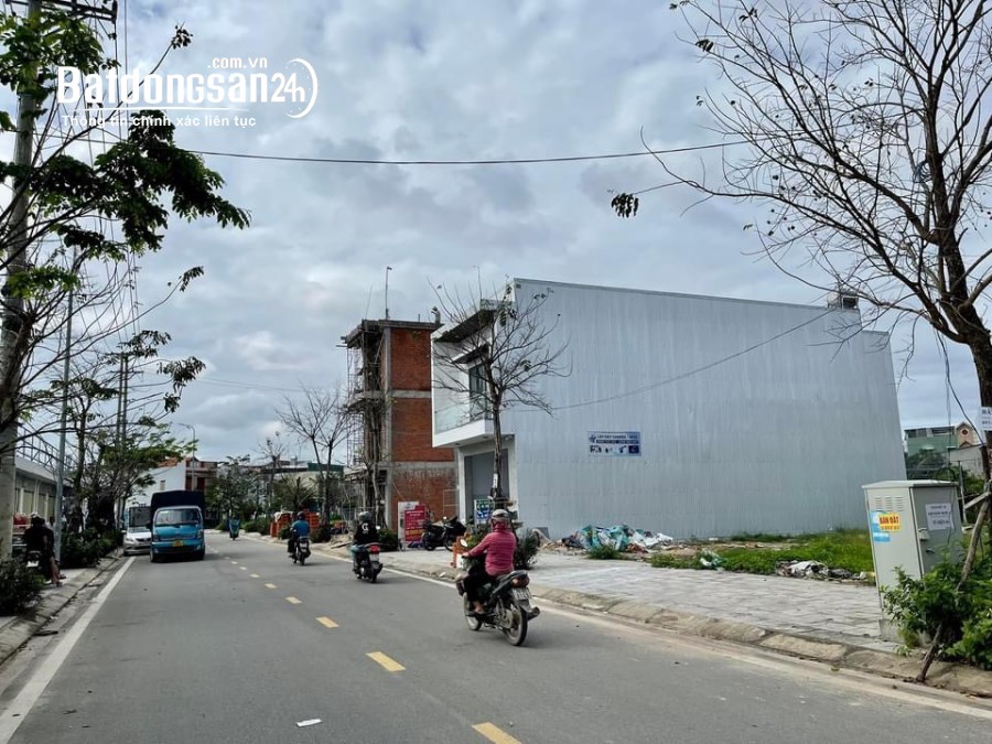 Bán 1 cặp duy nhất mặt tiền quảng trường tại Phố Chợ Hàng Rượu