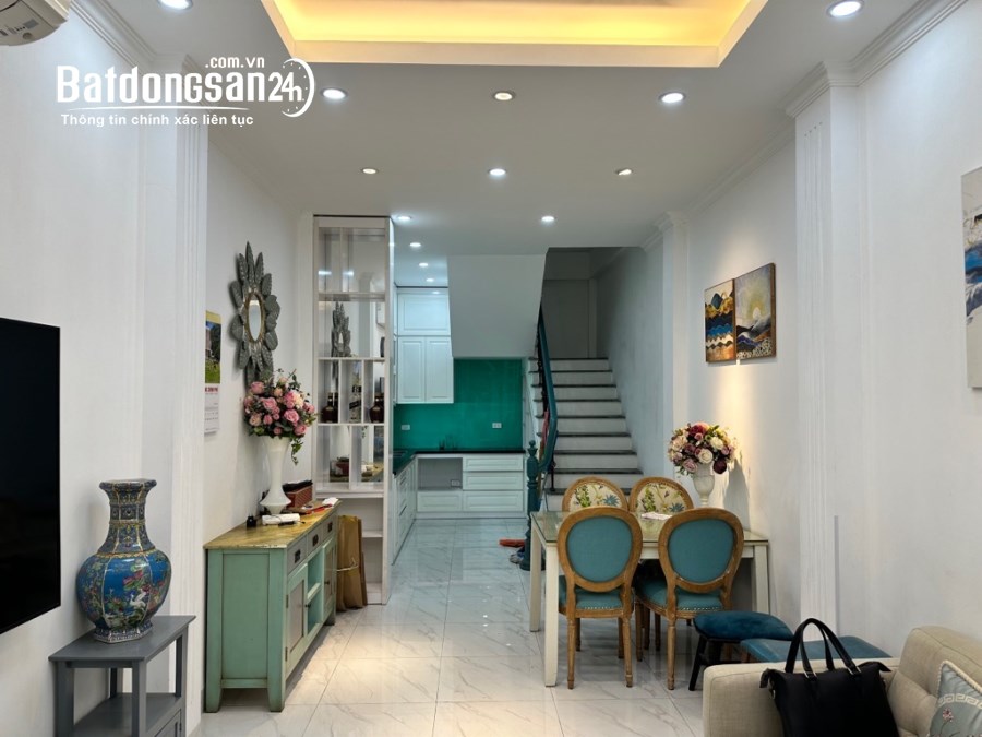Bán nhà xịn sò Phố Ngọc Khánh 36m2, 5tầng 15m ra mặt phố tặng full nội thất hiếm Ba Đ
