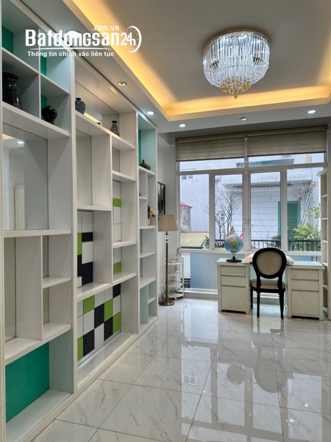 Bán nhà xịn sò Phố Ngọc Khánh 36m2, 5tầng 15m ra mặt phố tặng full nội thất hiếm Ba Đ