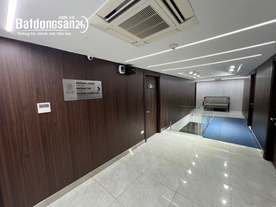 Bán Tòa nhà Văn phòng - Mặt phố Trương Công Giai - 270m2 x 7 Tầng - MT 8m - Vỉa hè 5m