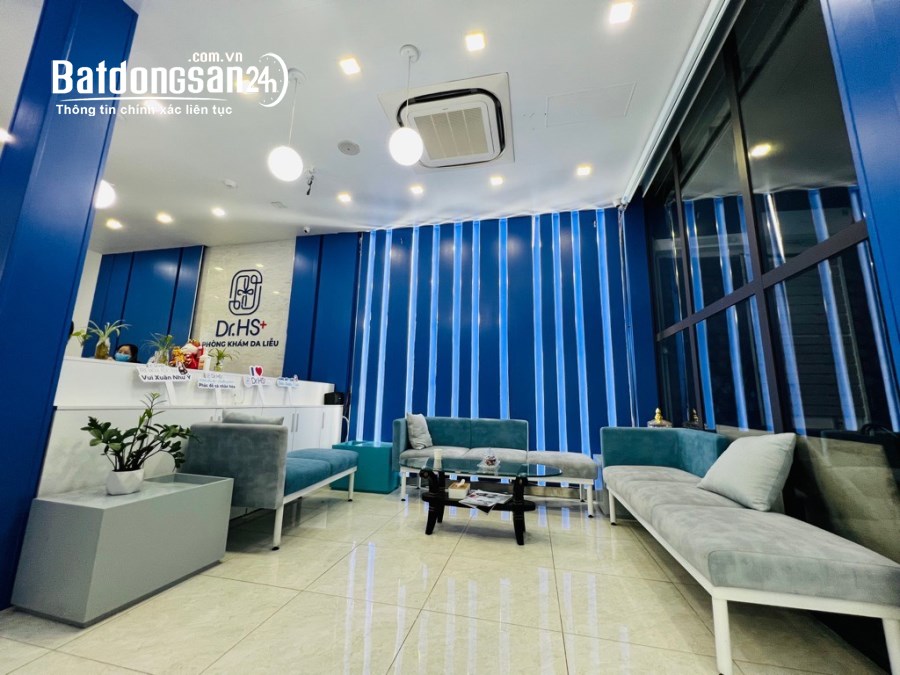 Bán Tòa nhà Văn phòng - Mặt phố Trương Công Giai - 270m2 x 7 Tầng - MT 8m - Vỉa hè 5m