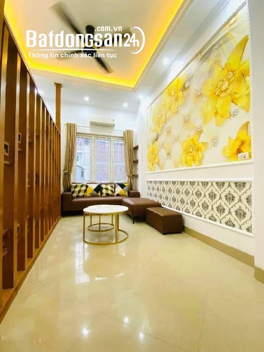 Bán nhà MẶT PHỐ - LÔ GÓC - Ô TÔ ĐỖ CỬA Quận Đống Đa