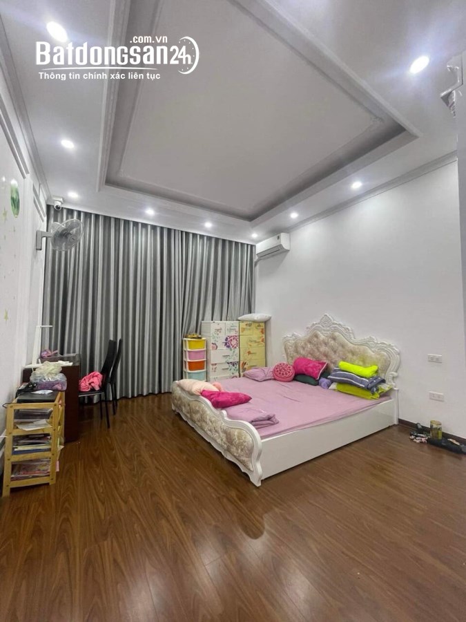 Bán nhà mặt phố Đường Thịnh Quang, Phường Trung Liệt, Quận Đống Đa