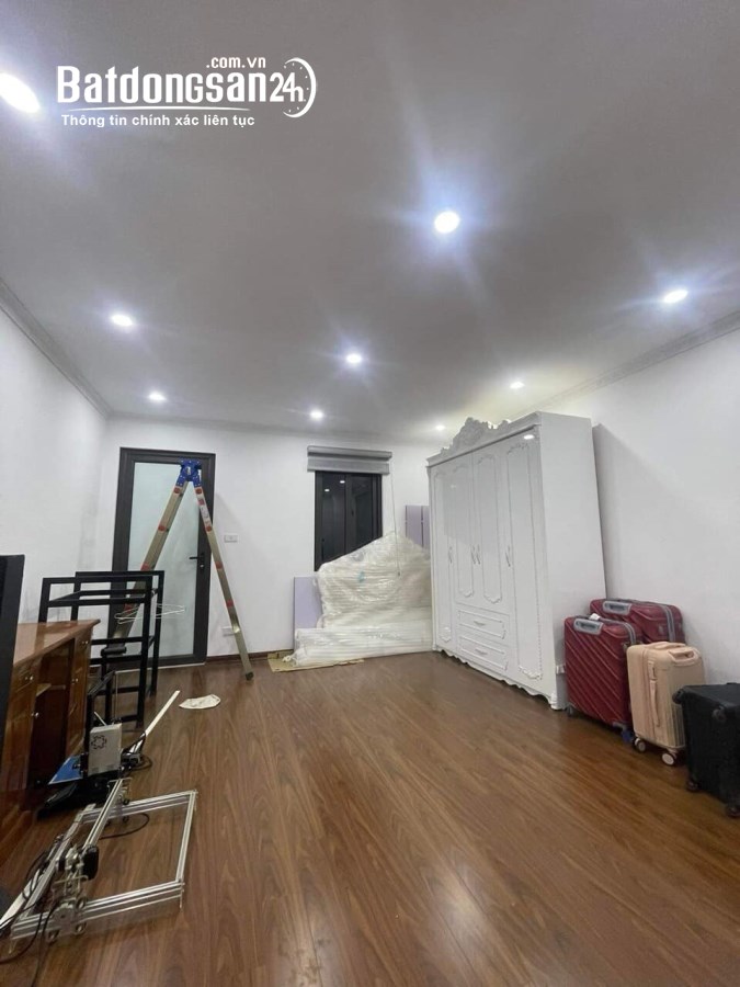 Bán nhà mặt phố Đường Thịnh Quang, Phường Trung Liệt, Quận Đống Đa